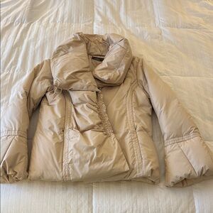 Dismero Women's Cream Puffer Jacket Large
